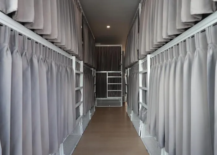 Hostel Risa - Female Only For Solo Travelers Bangkok